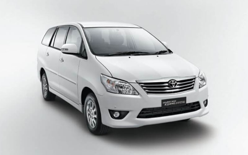 sewa innova di bali